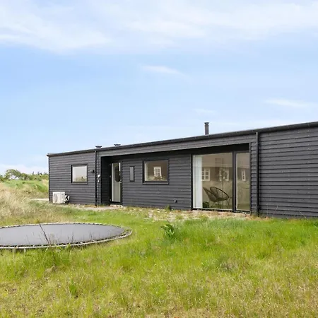 3001 Holiday home *